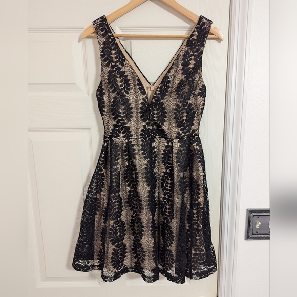 Lulus Dresses & Skirts - Lulus black beige lace dress skater fit and flare V neckline size small